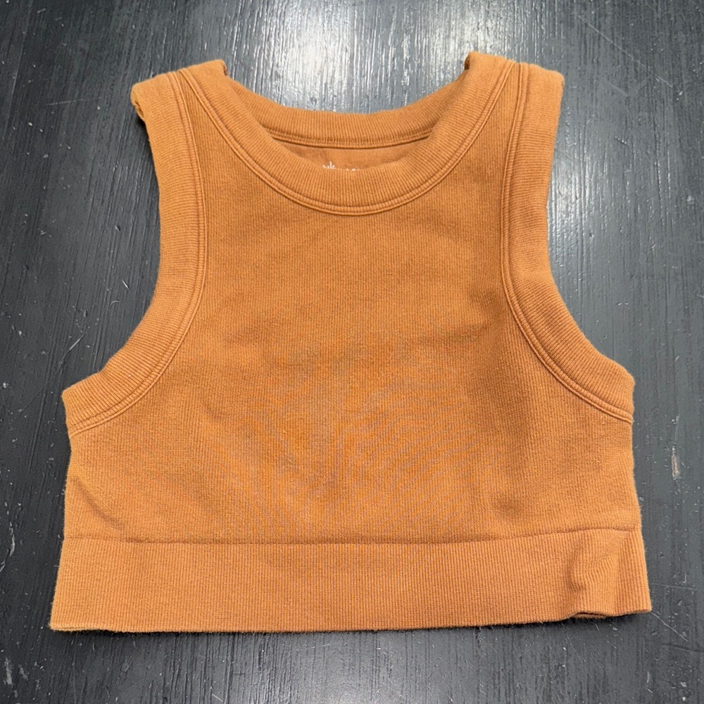 aerie offline ribbed tank top. cropped. size xs. fully lined. good condition.